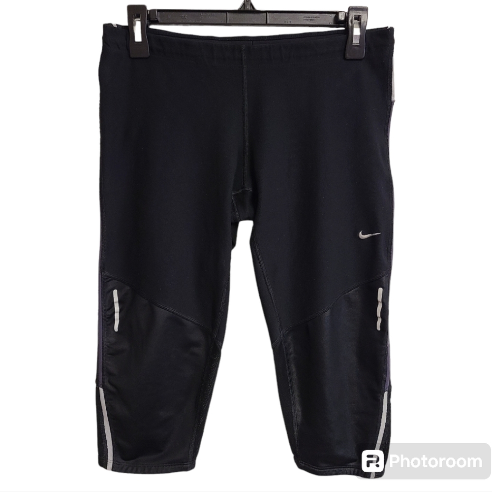 Nike capris large Nike capris black large Nike leggings large Nike pants large